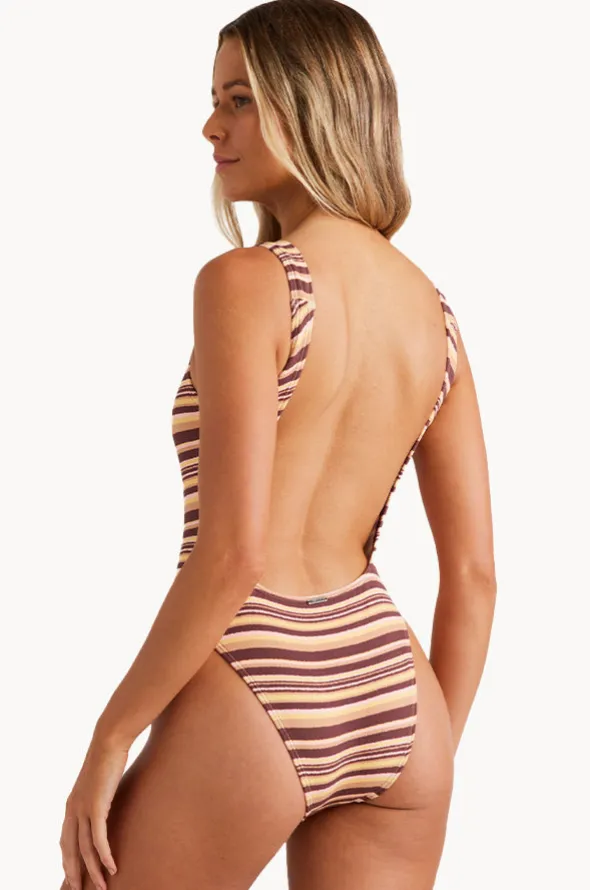 Beach Waves Square Tank