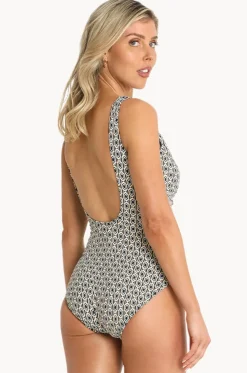 Chains DD/E Cup Gathered Surplice One Piece