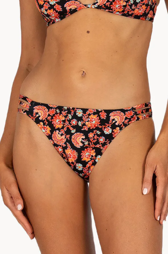 Flamenco Multi Strap Hipster