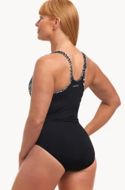 Night Hunter Locked In Lucy One Piece