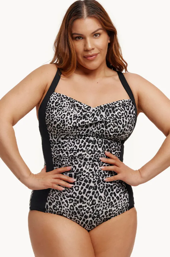 Snow White DD/E Cup Twist Front One Piece