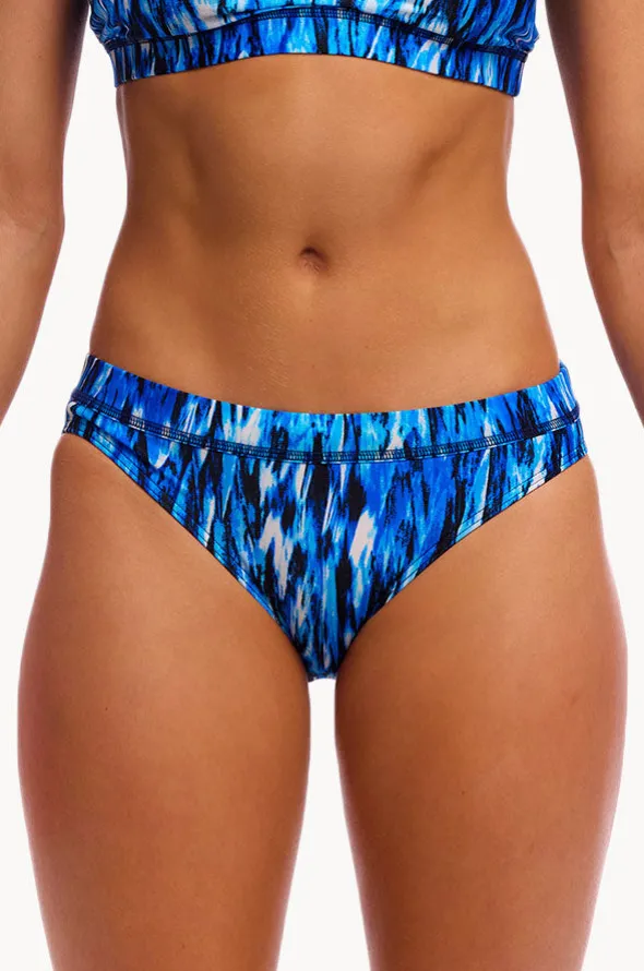 Wing Streak Sports Brief